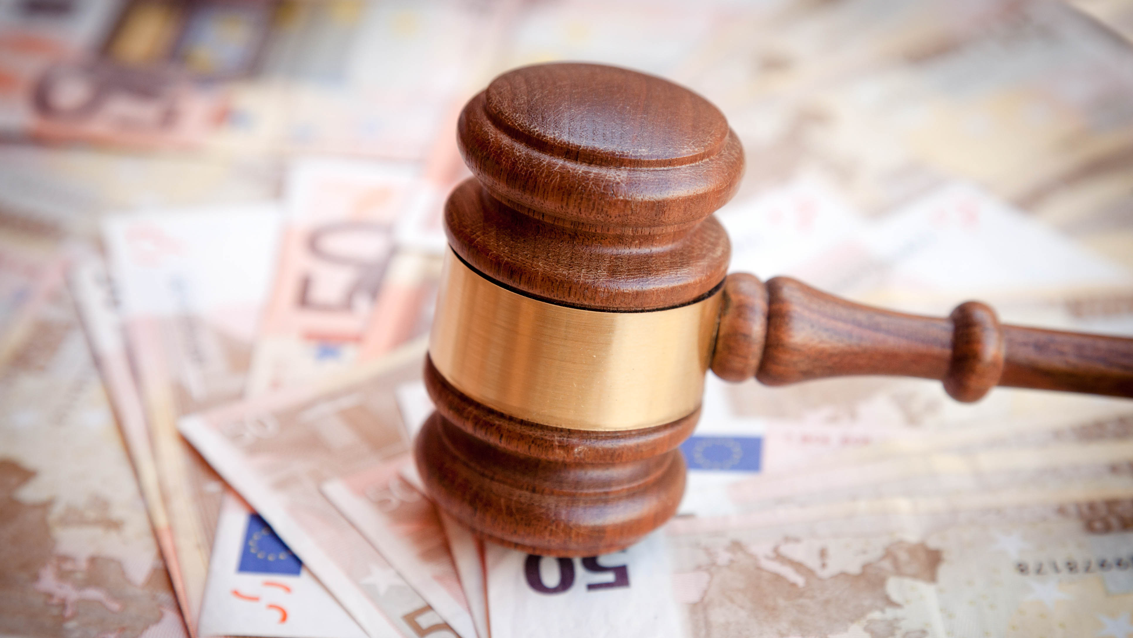 Rechtershamer op euro-biljetten