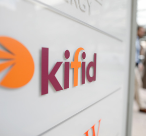 Kifid bord voor het kantoor